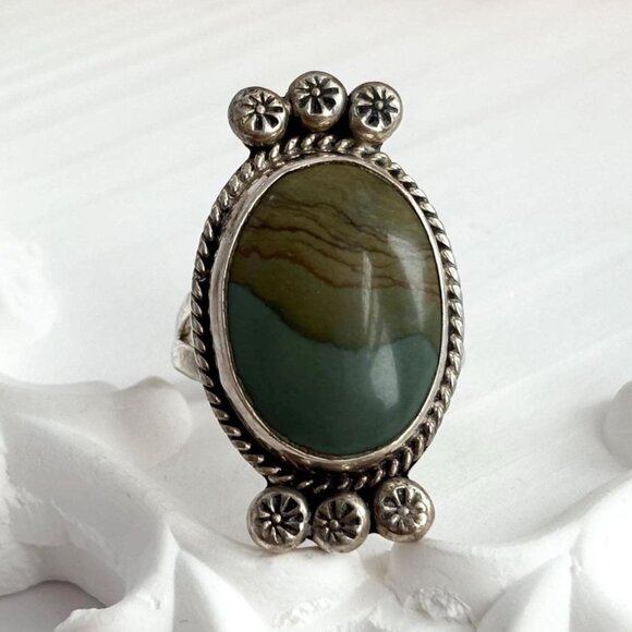 Jewelry - Agate Cabochon Southwest Style Silver Toned Double Shanked Milgrain Ring - sz 7
